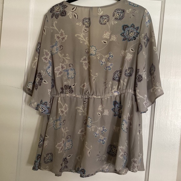 Torrid paisley blouse size 00 - Picture 2 of 5